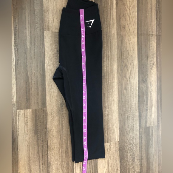 Gymshark Cropped Black Seamless Leggings - Picture 7 of 10